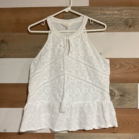 Eyelet Ruffled Tank Top - Picture 2 of 7